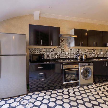 Riad 4 Chambres - Piscine & Petit Dejeuner Gratuit - Wifi Fibre Optique Marrakesh Exteriör bild