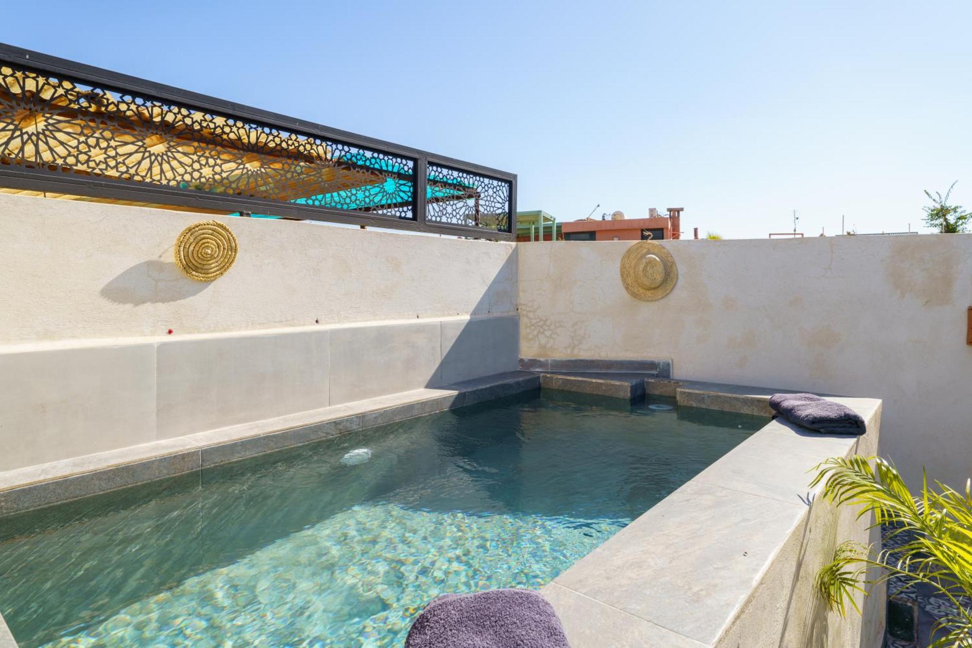 Riad 4 Chambres - Piscine & Petit Dejeuner Gratuit - Wifi Fibre Optique Marrakesh Exteriör bild