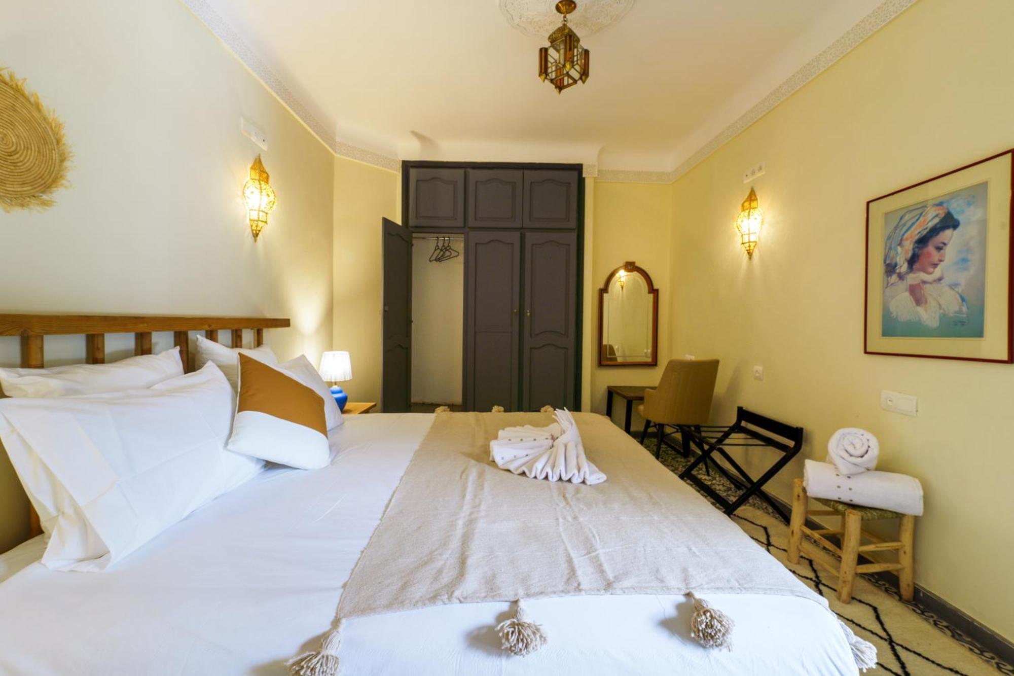 Riad 4 Chambres - Piscine & Petit Dejeuner Gratuit - Wifi Fibre Optique Marrakesh Exteriör bild