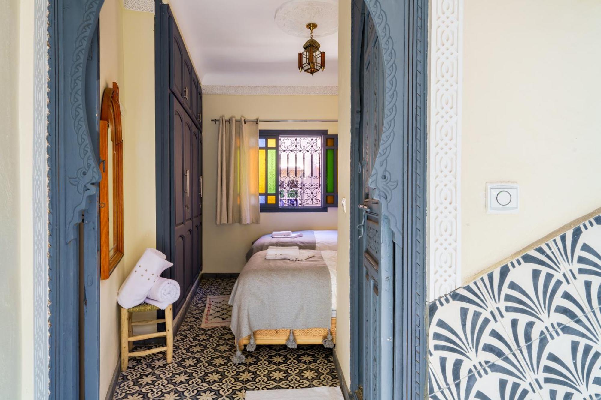Riad 4 Chambres - Piscine & Petit Dejeuner Gratuit - Wifi Fibre Optique Marrakesh Exteriör bild
