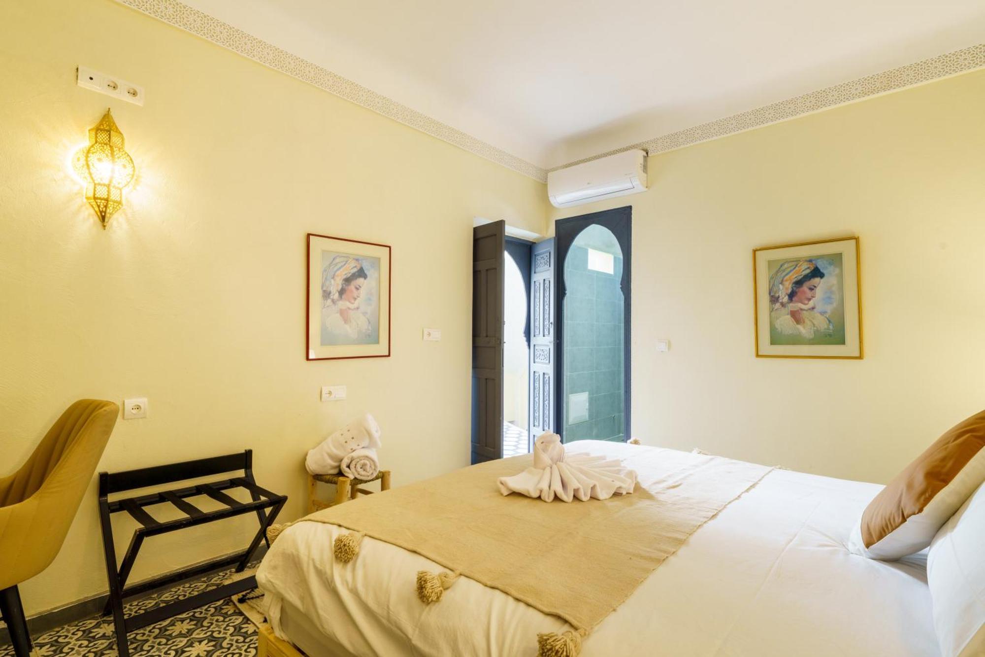 Riad 4 Chambres - Piscine & Petit Dejeuner Gratuit - Wifi Fibre Optique Marrakesh Exteriör bild