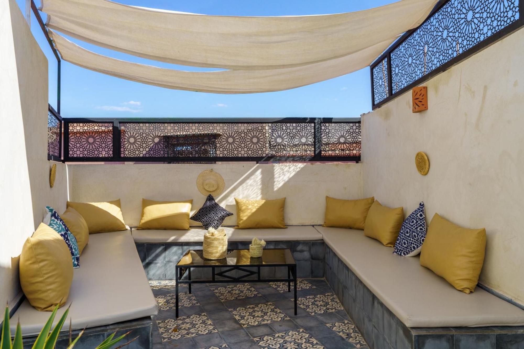 Riad 4 Chambres - Piscine & Petit Dejeuner Gratuit - Wifi Fibre Optique Marrakesh Exteriör bild