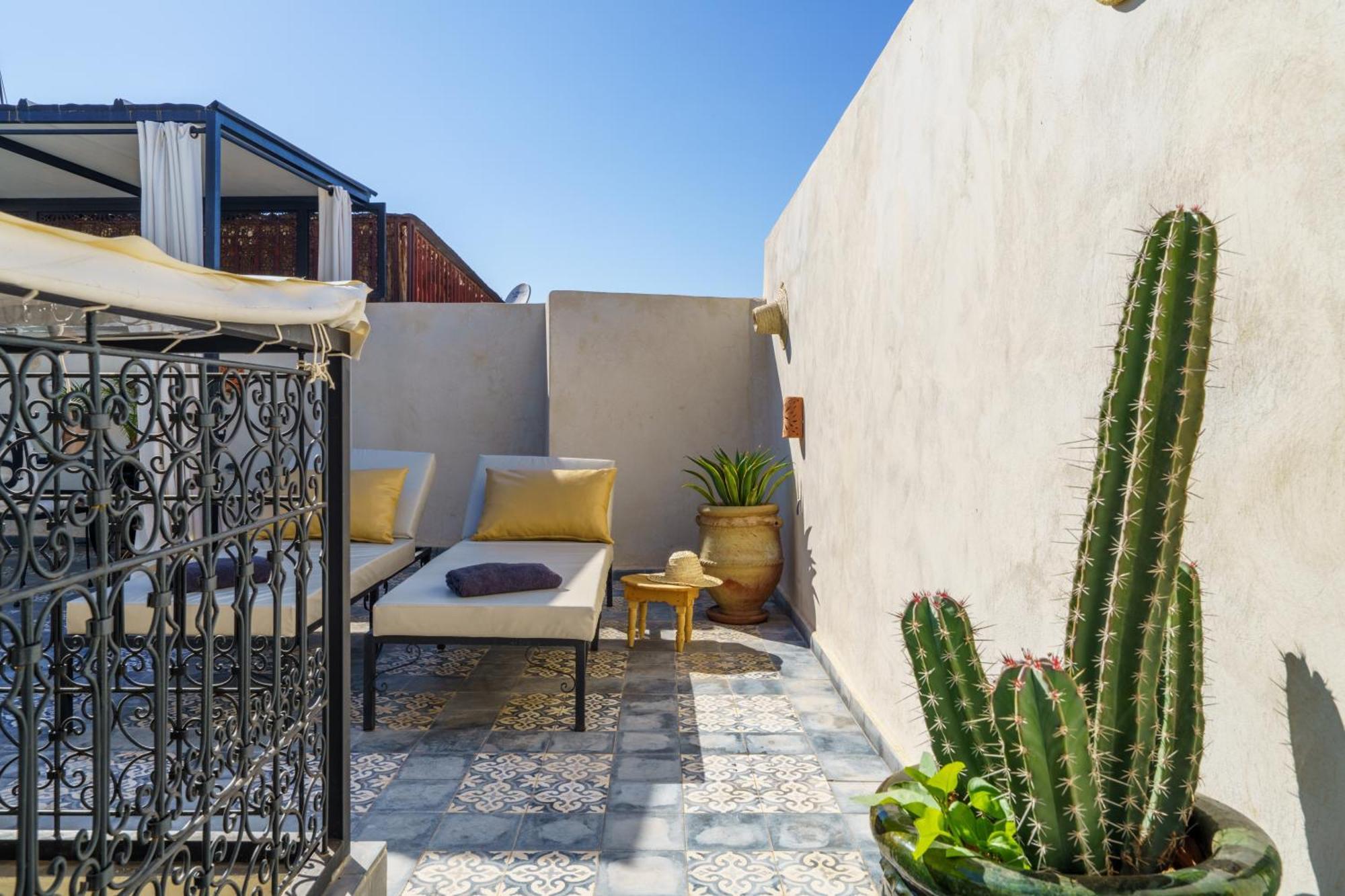 Riad 4 Chambres - Piscine & Petit Dejeuner Gratuit - Wifi Fibre Optique Marrakesh Exteriör bild