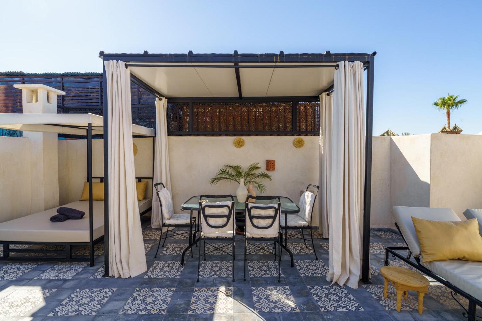 Riad 4 Chambres - Piscine & Petit Dejeuner Gratuit - Wifi Fibre Optique Marrakesh Exteriör bild