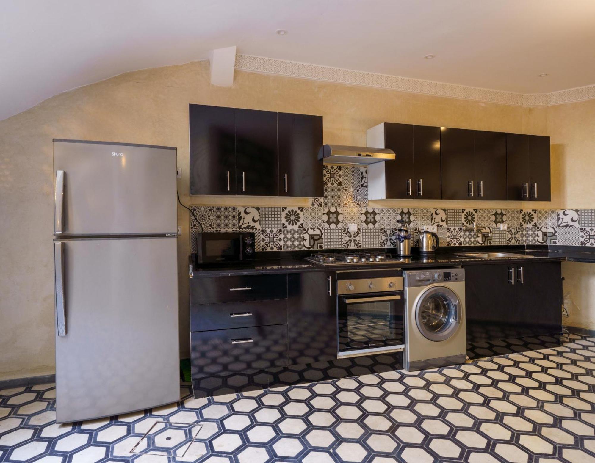 Riad 4 Chambres - Piscine & Petit Dejeuner Gratuit - Wifi Fibre Optique Marrakesh Exteriör bild